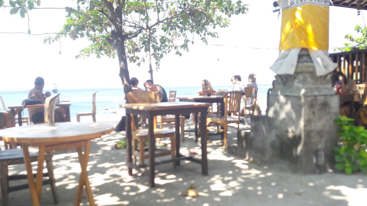 Warung Pantai Bungalows Amed Eksteriør billede