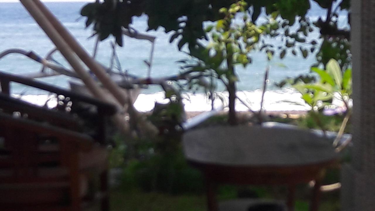 Warung Pantai Bungalows Amed Eksteriør billede